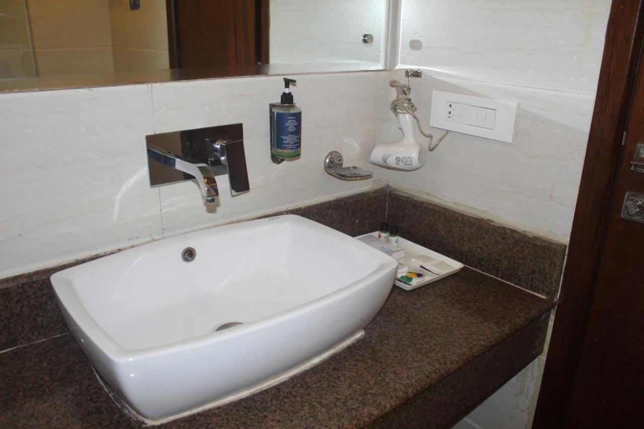 Hotel The Jk New Delhi Exterior photo